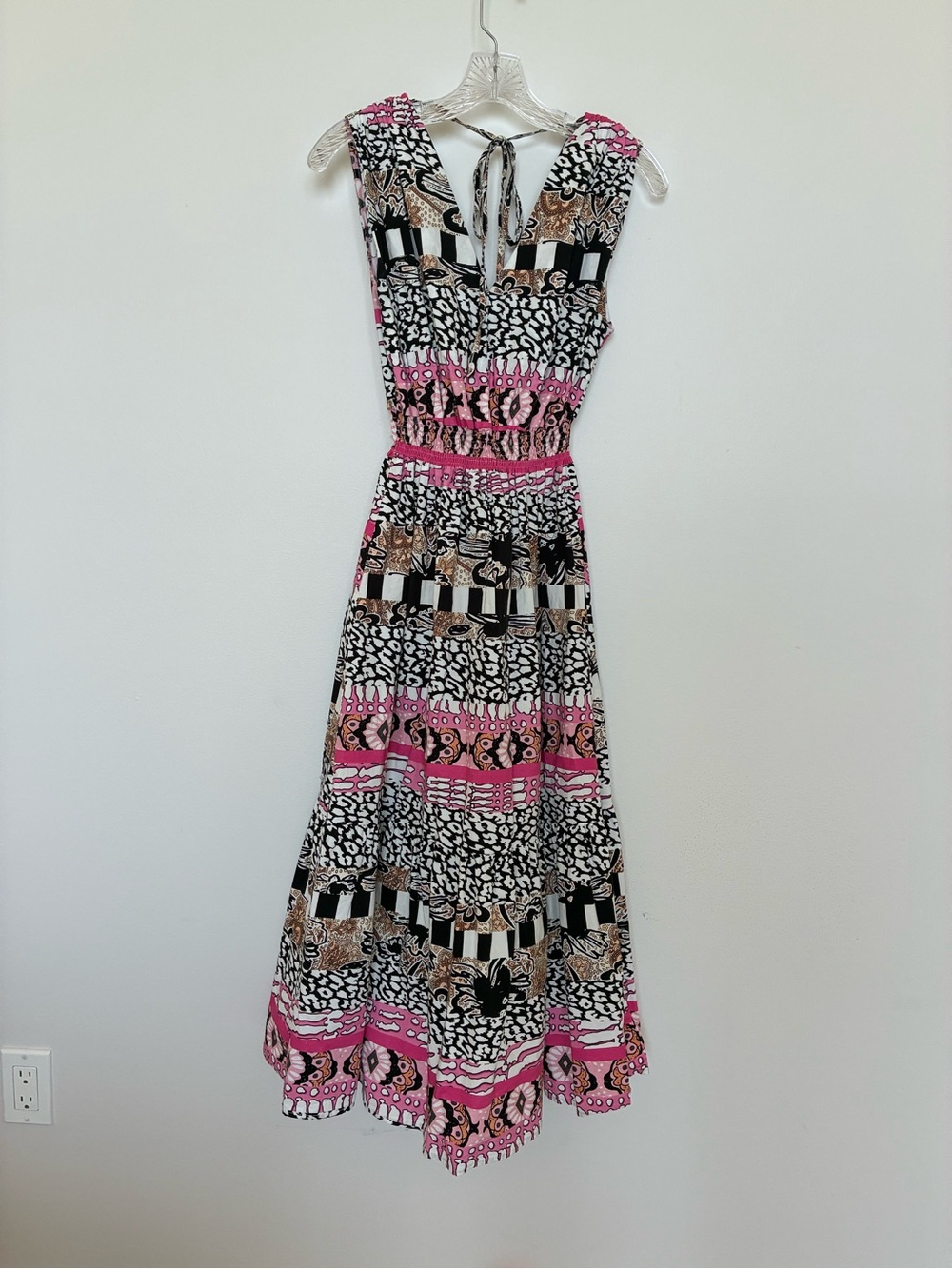 Leo & Ugo Sleeveless Printed Flowing Maxi Dress with Tie in Back, Sz S